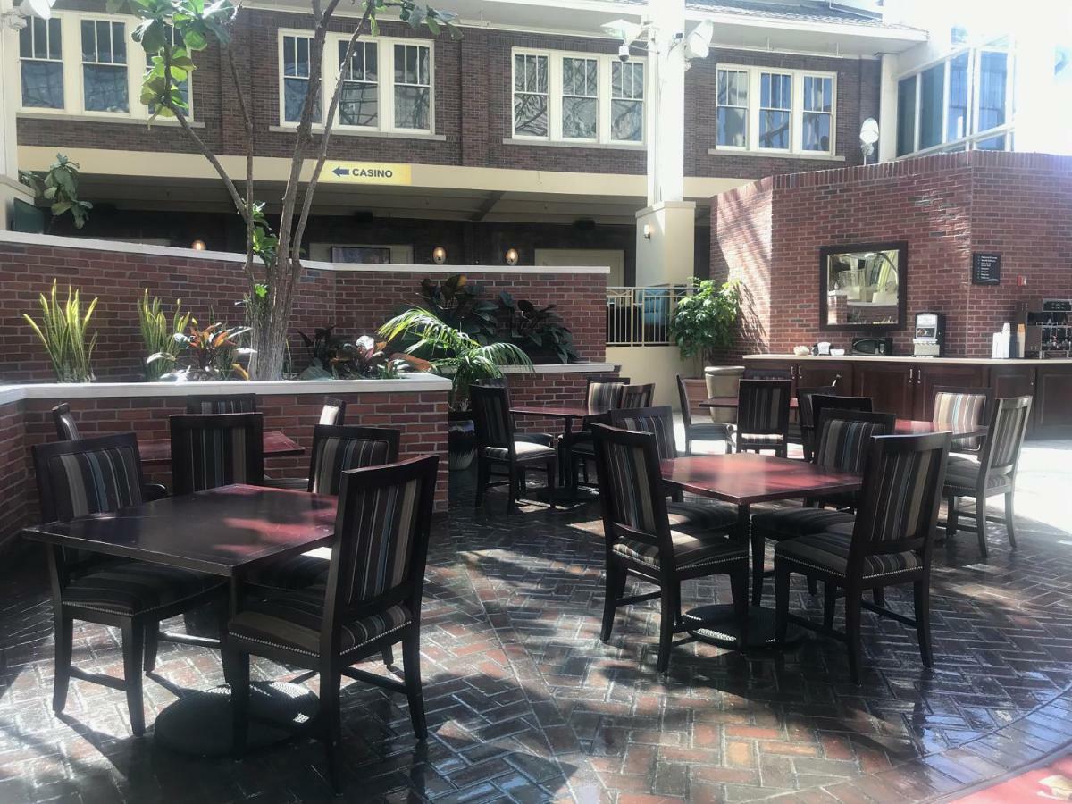 Belle Of Baton Rouge Hotel Exterior photo